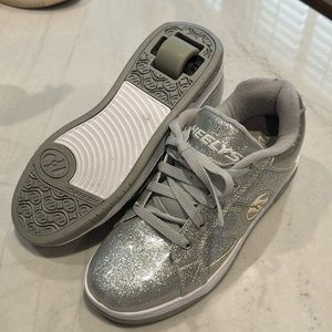 Heelys brand girls size 7 sneaker skate